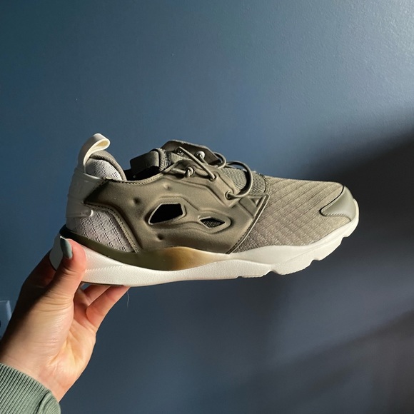 Reebok Slip-On Trainer Never Worn - Picture 1 of 5